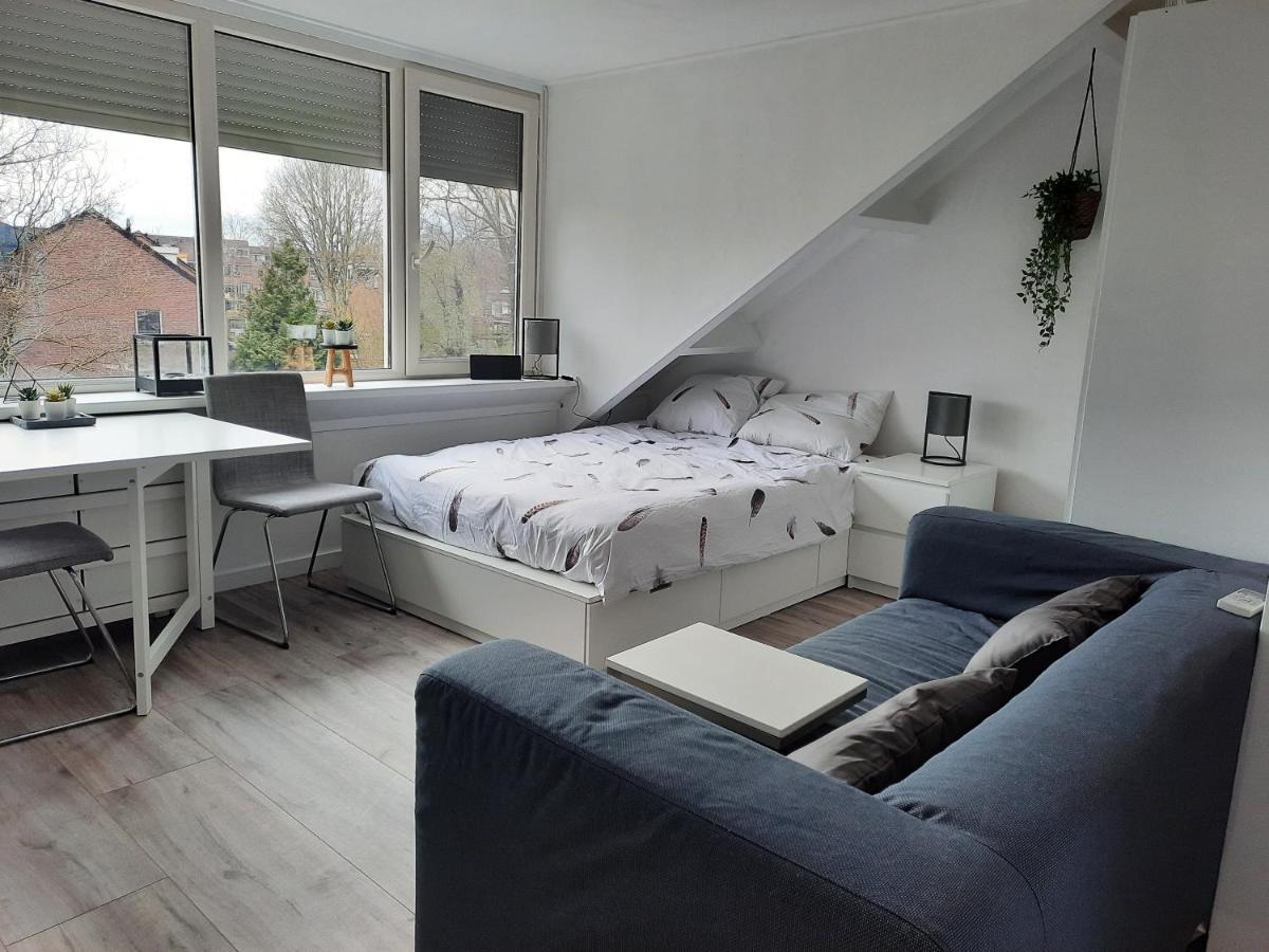 Studio 76 Groningen Met Gratis Leenfietsen Hotell Exteriör bild