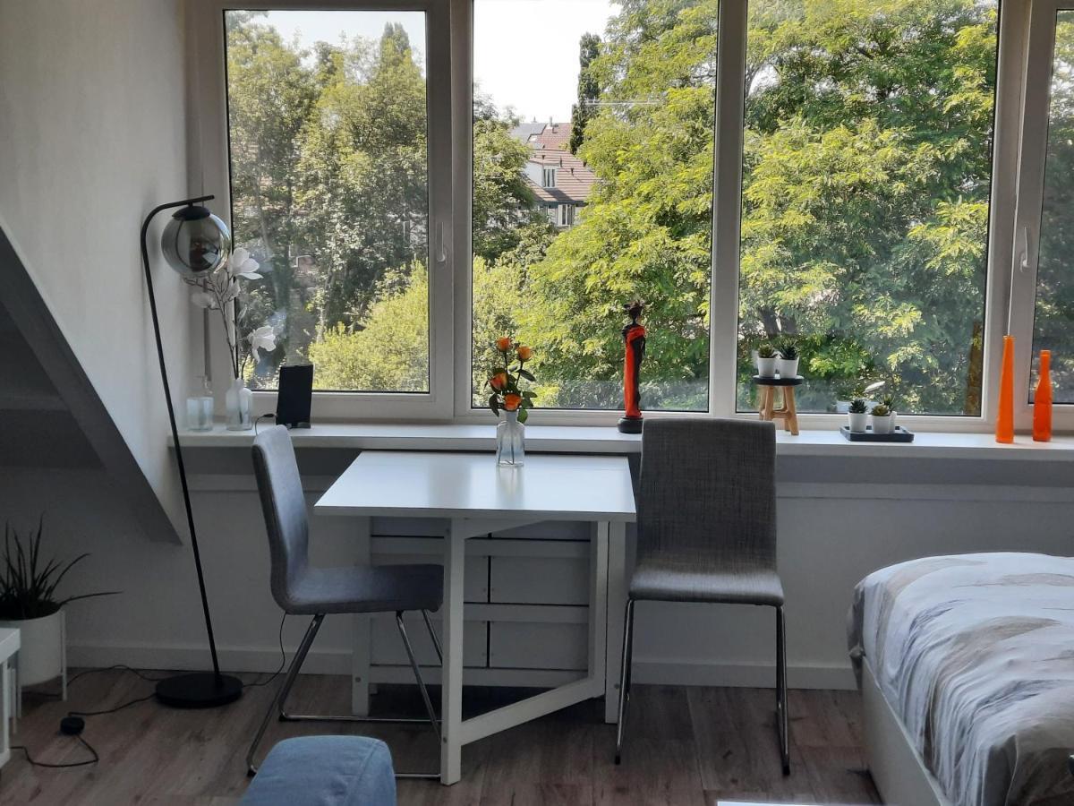 Studio 76 Groningen Met Gratis Leenfietsen Hotell Exteriör bild